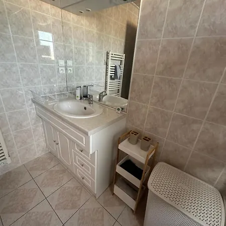 Πανσιόν Equipee Centre Proche *