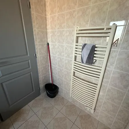 Equipee Centre Proche Πανσιόν Le Fenouiller