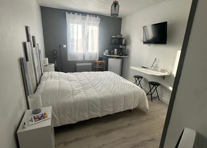 Equipee Centre Proche Guest house