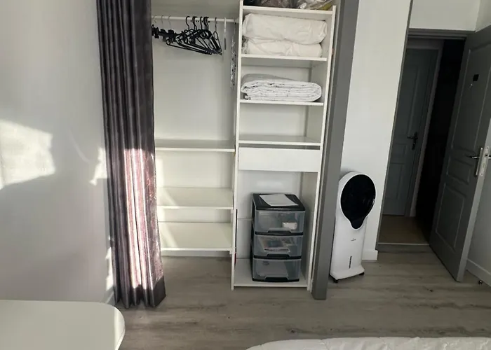 Equipee Centre Proche Le Fenouiller